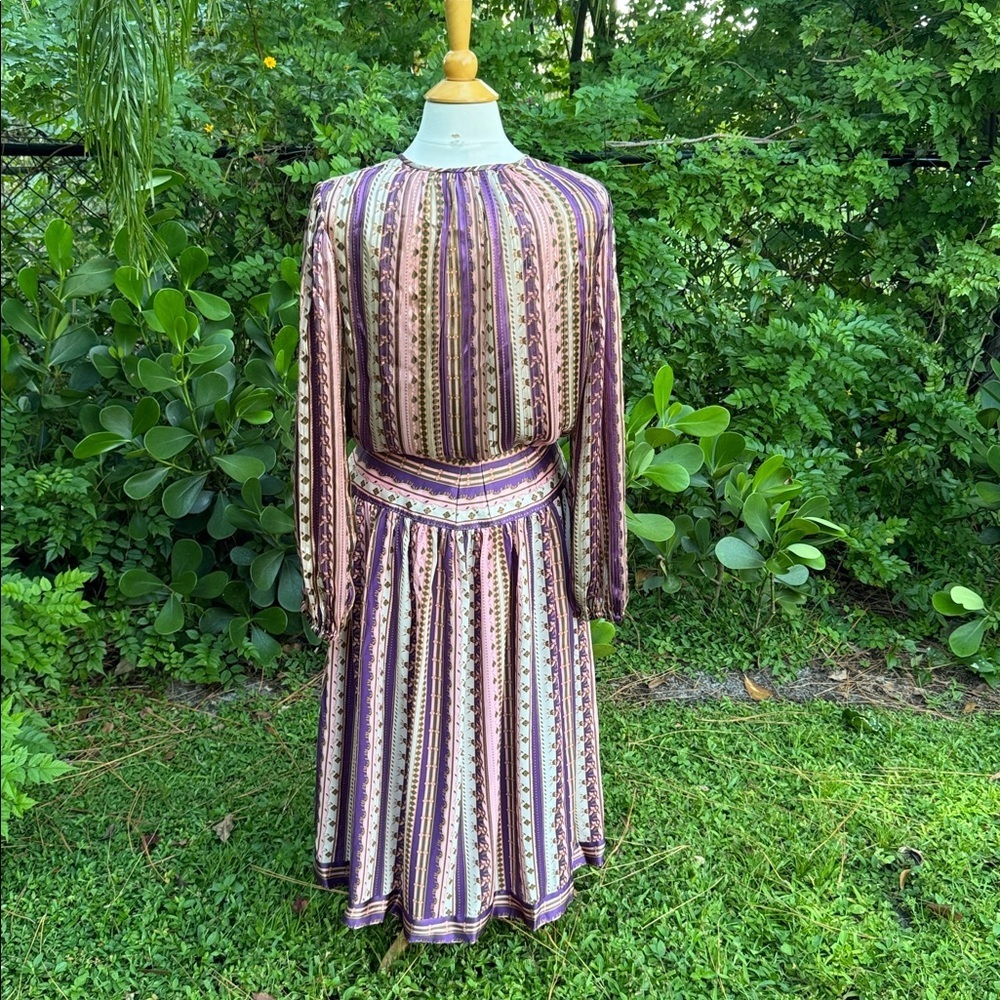 Tory Burch Striped Satin Burnout Blouse (8) & Skirt (12), size 8 & 12 - Picture 8 of 12